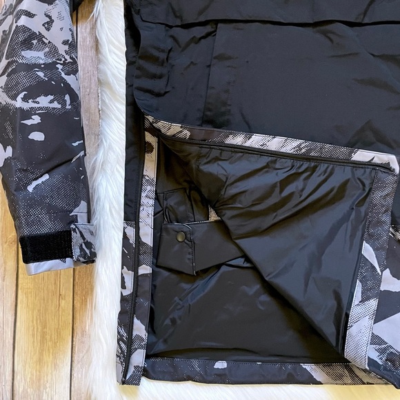 The North Face Men’s Silvani Anorak Jacket - Picture 6 of 11